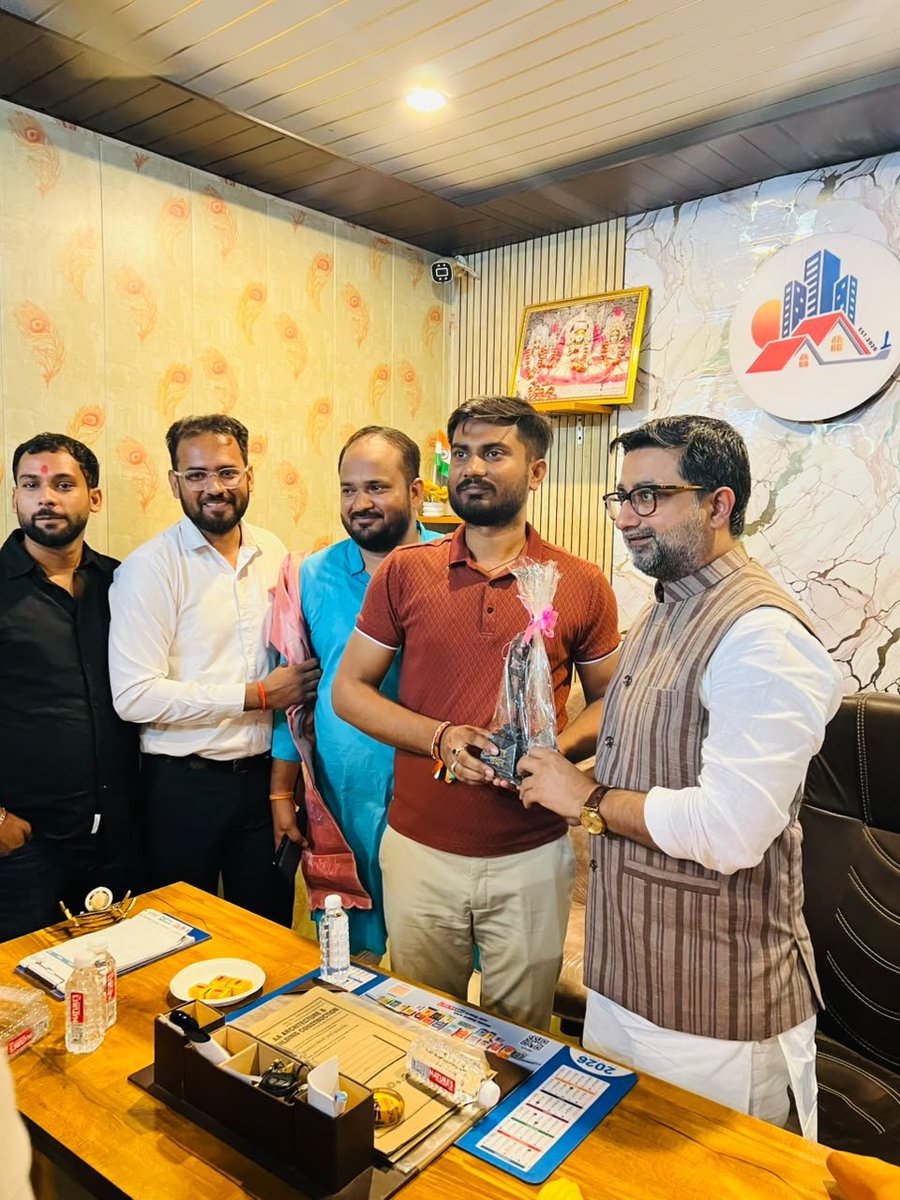 dineshsrinet's tweet photo. आज हमारे ऑफिस पर उत्तर प्रदेश सरकार में माननीय राज्य मंत्री, अल्पसंख्यक कल्याण, मुस्लिम वक़्फ़ एवं हज विभाग, श्री दानिश आज़ाद अंसारी जी का आगमन हुआ https://t.co/GvXlbyBGnQ