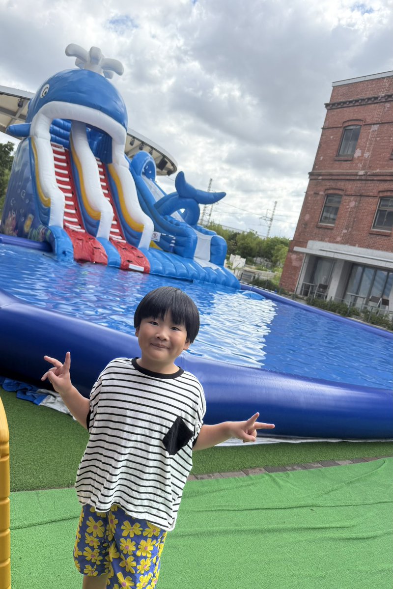 beautifulbell22's tweet photo. お友達とイオン堺鉄砲町の
ウォーターパークへ🐳
9:00～12:00 子ども1人800円✨
めちゃ良かった🤩
ママ達はプール入らず見守れるの神🙏

トイレも水気を拭いた水着のまま
イオンのを使えるのありがたい🙏

イオンだからプールのあとも
過ごしやすいのがありがたかった💕
また来年も行きたい✨ https://t.co/lMbduQaRnS