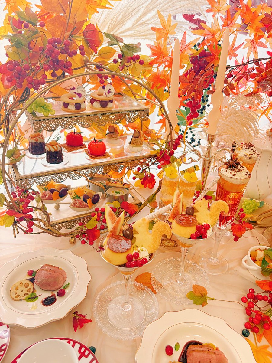 hccafe_official's tweet photo. 🤎New🤎
本日からご予約開始です

🍂 ･ﾟ✧･ﾟ･ The Golden Harvest Afternoon Tea ･ﾟ✧･ﾟ･ 🍂

秋の実りを味わう、黄金のティータイム🕯️

葡萄や果実が豊かに実る収穫の季節と、
夕暮れ時の柔らかなGolden Hourを掛け合わせた「The Golden Harvest Afternoon Tea」が登場🍇

深まる秋の景色とともに、葡萄や果実を使ったスイーツを囲んで、ゆっくりとティータイムをお楽しみください✨

＿＿＿＿＿＿＿＿＿＿＿＿＿＿＿＿

♦︎ご予約

HAUTE COUTURE CAFE OMOTESANDO
https://t.co/CzHcog7Qmo