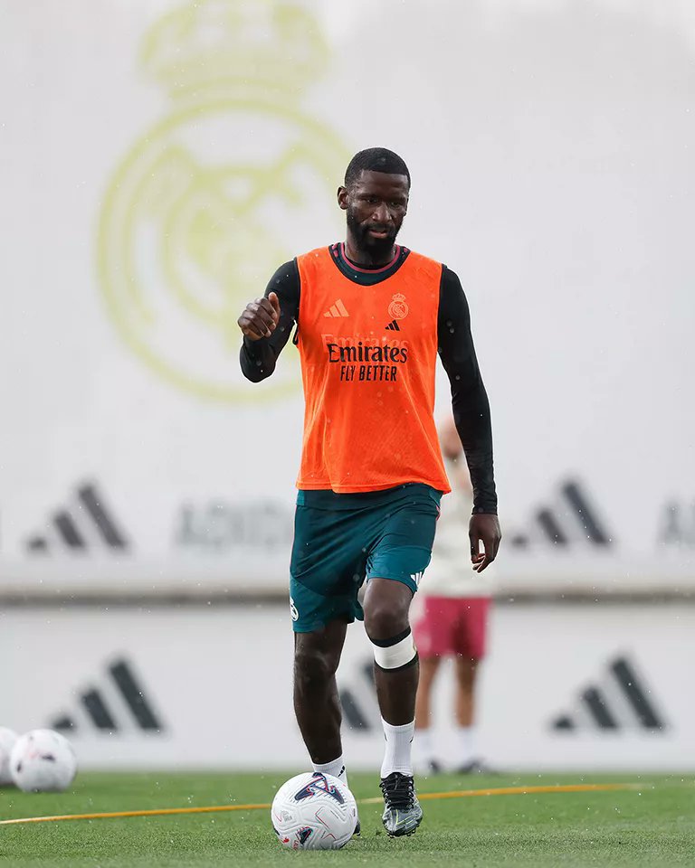 MadridModeOn's tweet photo. Rodiger in training CB https://t.co/IqPqStyqZE