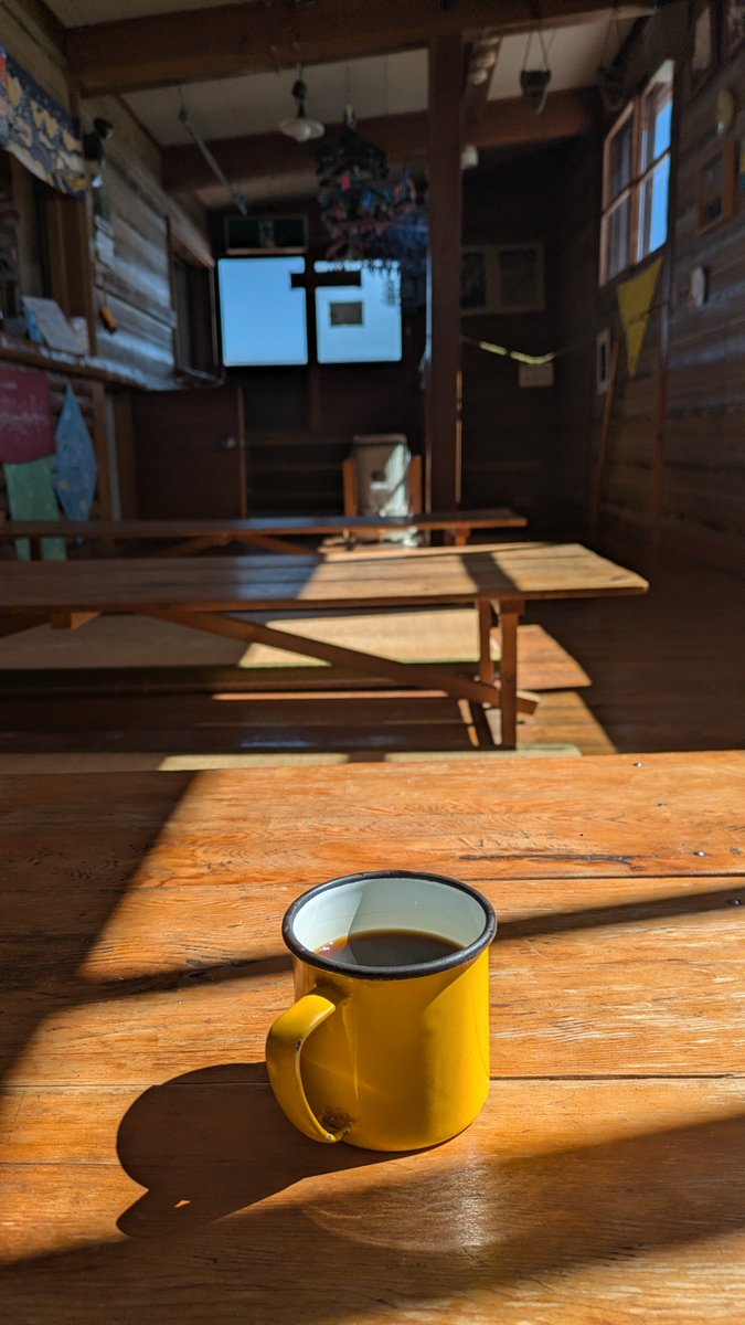 misakingoto's tweet photo. 赤岳頂上山荘で、富士山を眺めながらハンドドリップコーヒーいただきました🗻☕️ https://t.co/KVZE9w3sYJ