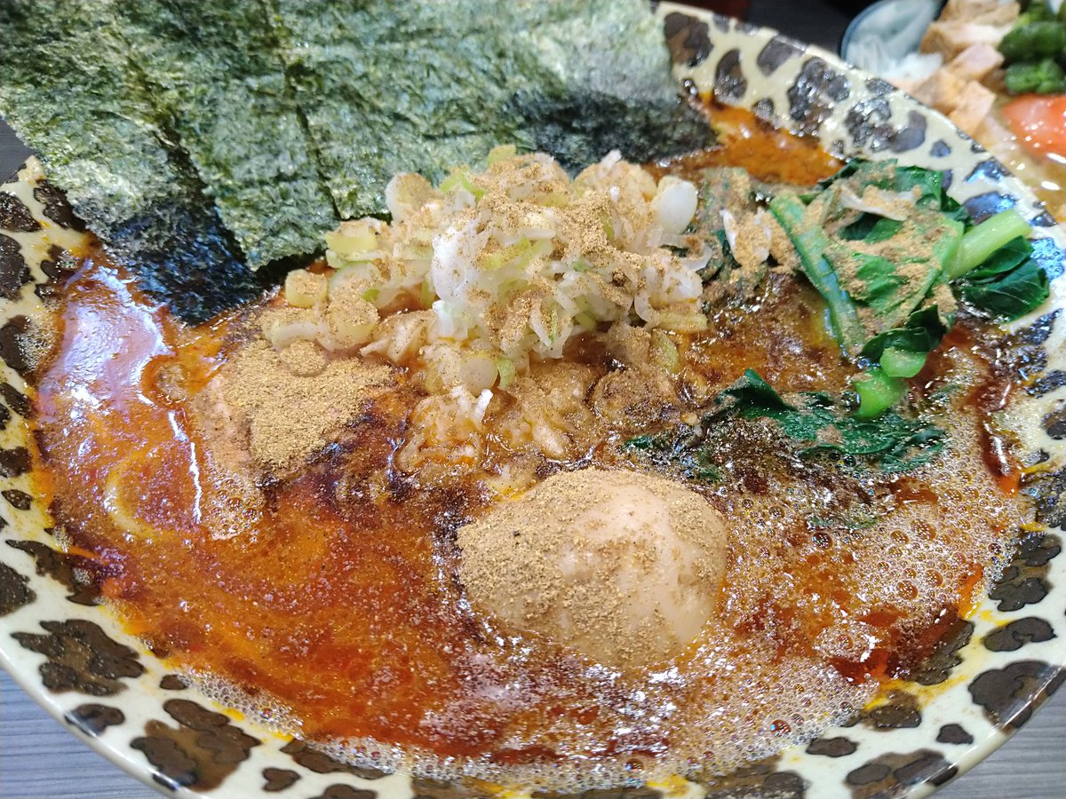 senzoku4choume's tweet photo. 西千葉「裏武蔵家」旨辛麺、TKG♪

山椒多め♪

今日もギャル丼!!

他では食べられない不思議なめちゃうまラーメン!! https://t.co/JDvzyppuyM