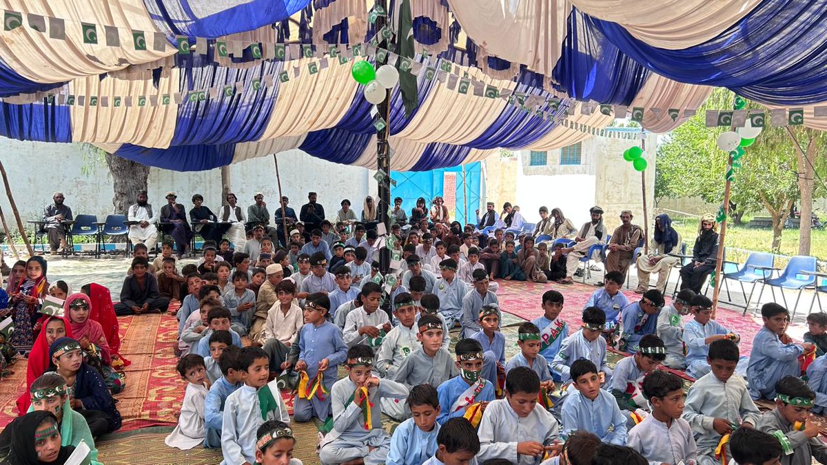 sparkledream097's tweet photo. CYAAD celebrated Pakistan's Independence Day at Govt. BP School Dakian, Musakhel, under the RSS&amp;CR project funded by @PPAFofficial. The event was graced by DC Musakhel, &amp; over 190 students and community members participating in patriotic performances, games &amp; national songs. https://t.co/MAbTdqzYY9