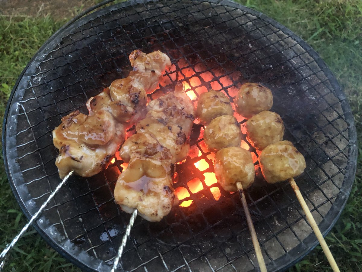 ryo_thevacks's tweet photo. ふむ。

シンさんにもらった赤ウィンナーからスタート😆

モモ+ツクネ

ホタテ+サバ

１時間で終了！！

モモがプロの味😆

#焼き鳥 https://t.co/eCM4v8nwKB