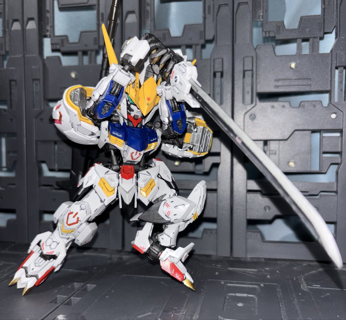 Hideyan021981's tweet photo. #ガンダム・バルバトス 完成❣️
#MGSD はカッコよすぎる⁉️
墨入れとしたら、ヤバ過ぎ‼️
#みりプラ #めこ丸隊 
#ガンプラ好きと繋がりたい https://t.co/hoqNDViC1f