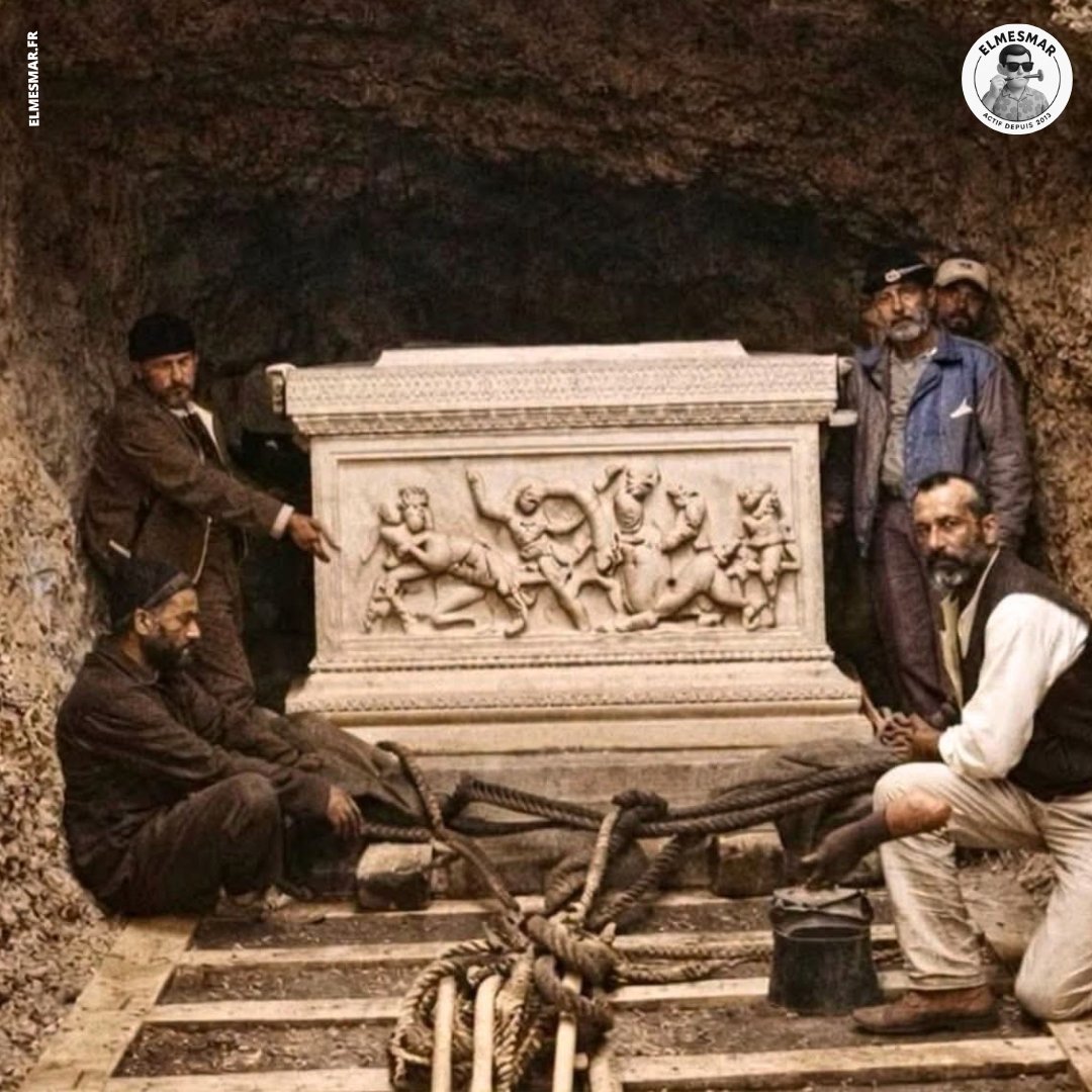 el_mesmar's tweet photo. Chef-d'œuvre absolu de l'art hellénistique du IVe siècle avant J.-C., le célèbre sarcophage dit « d'Alexandre » ne renferma pas la dépouille du célèbre conquérant, mais a très probablement appartenu à Abdalonymos, le roi de Sidon nommé par Alexandre lui-même. https://t.co/lhGdVTCpzo