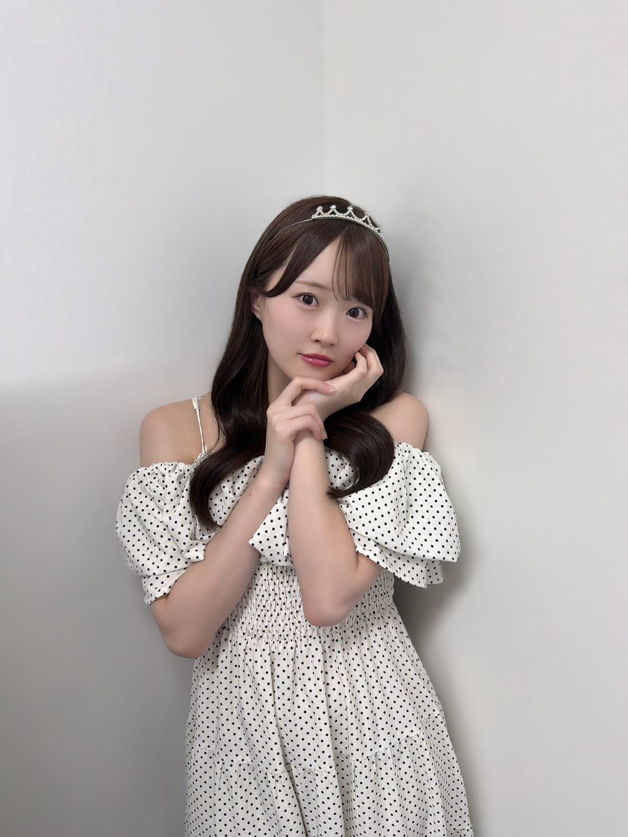 48Suzuha_16LOVE's tweet photo. ｢ #AKBが好きish ｣ オンラインお話し会
来てくださり ､ ありがとうございました 🎂♡

今日は26歳を迎えてはじめてのお話し会やから
ティアラをつけてプリンセスになったよ 🪄💞

たくさんのおめでとうをありがとう〜！🫶🏻
嬉しいお言葉に言葉がジーンってしたよ ､ 幸せ 💫 https://t.co/Ff5kag6oyo