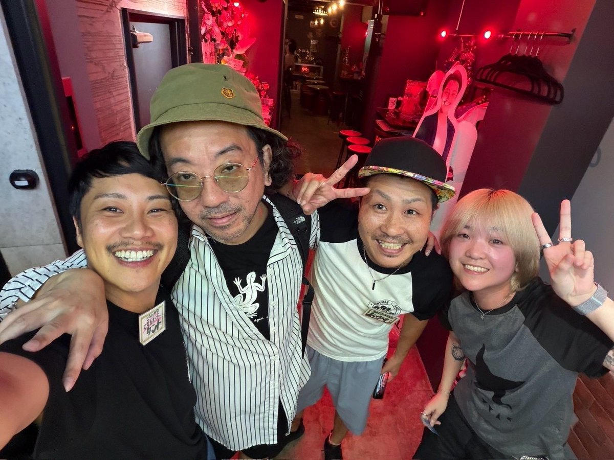 gpitAYUMU's tweet photo. 今日は8月15日土曜日！
元気に盛り上げて営業しまーす！！
是非遊びに来て頂けたら嬉しいです😆！ https://t.co/t0IBS60eAo