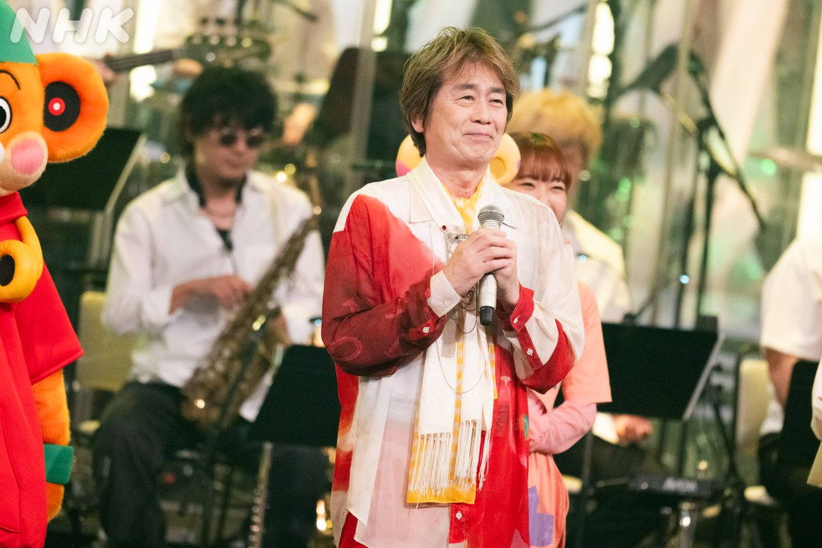 nhk_kouhaku's tweet photo. NHK夏の音楽祭 
#うたであえたら 2026🎵
🩵 NOW ON AIR 🩵

🎤#速水けんたろう×#茂森あゆみ×#佐藤弘道×#松野ちか
「だんご３兄弟」

🔽ここからすぐに見られます
https://t.co/tOvl3qyqE5

『おかあさんといっしょ』から
90年代に活躍したお兄さんお姉さん🍡
4人揃ってのステージはなんと27年ぶり🌟 https://t.co/bR43uiE3Iy