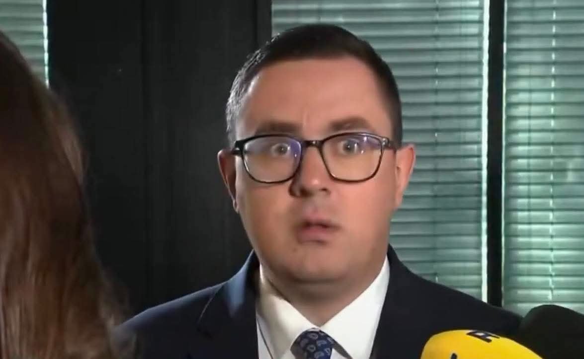 RingsTerror's tweet photo. @motykamilosz Deficyt intelektualny https://t.co/RenXdfIVIo