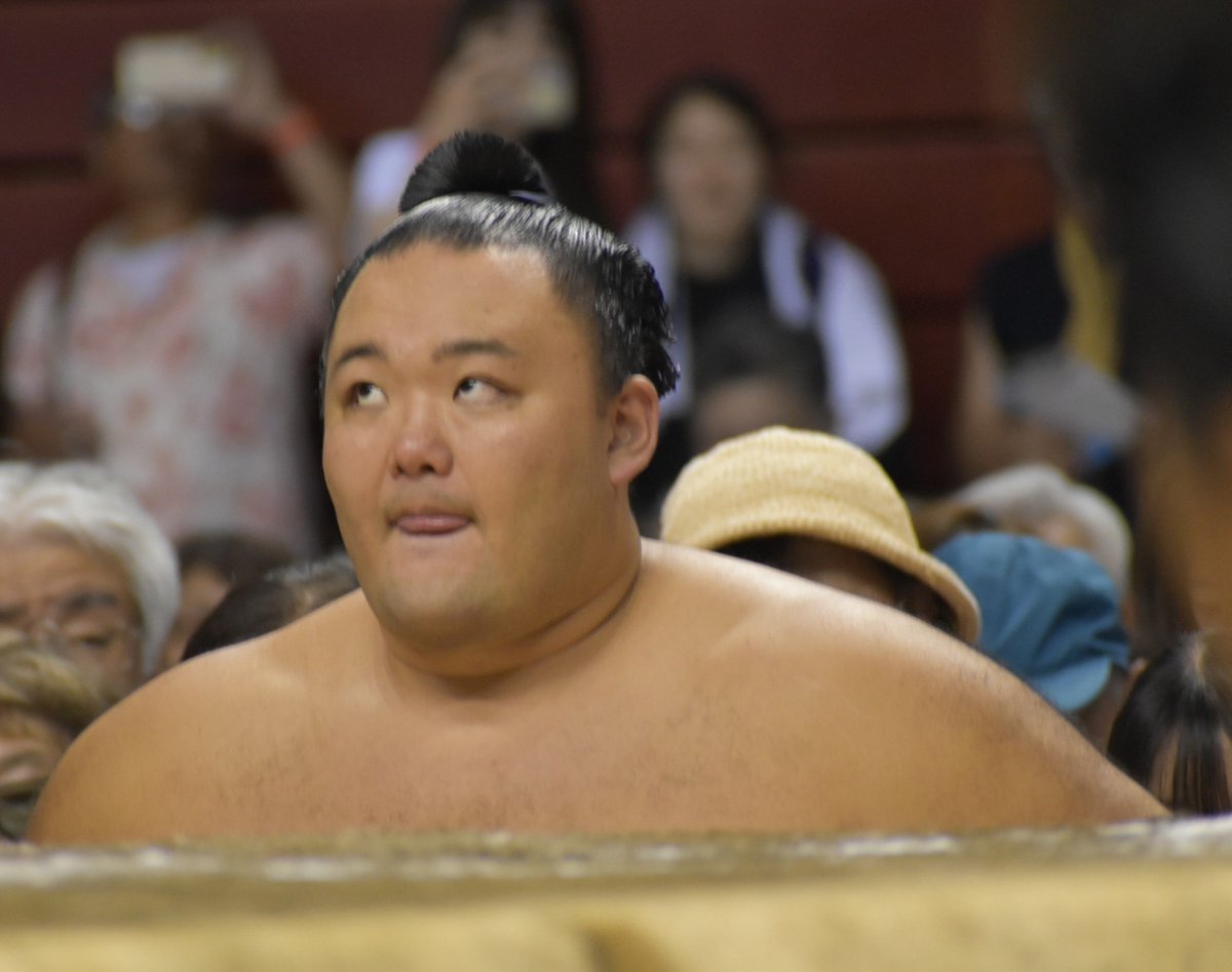 pv5H5riUeCMmTnl's tweet photo. 大相撲秋田場所

今日一番うまく撮れた気がする

朝乃山関

1枚目は土俵上の力士が面白いことをしていて笑っている時の写真 https://t.co/Xb0VuXpI1f