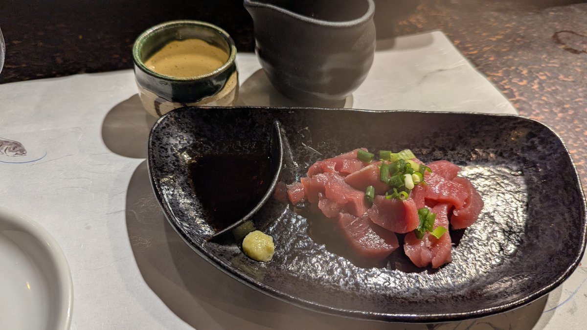 metewosan's tweet photo. @minkypal ポン酒でマグロを喰らう
溶けるでこれは
#滅びよ人類 https://t.co/foNbff8gDh