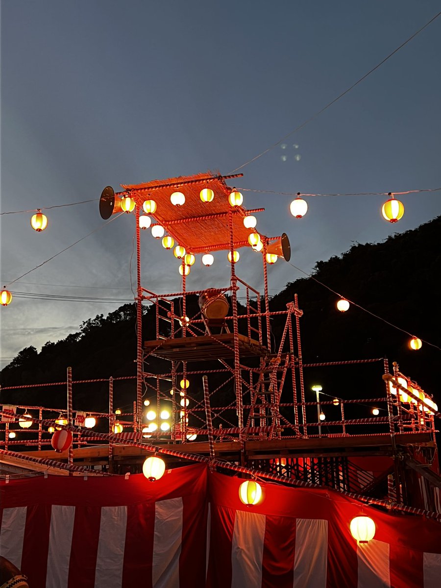 Latecafechocola's tweet photo. 綺麗だったー！
実は初龍盆祭参加だった！ https://t.co/bQpbYXGqTN