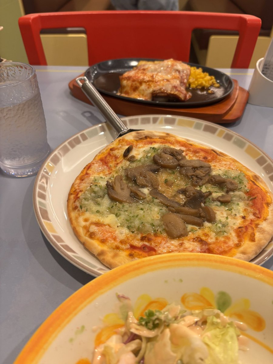 No100815's tweet photo. 君のことやっぱ正直心配だ🎶
(1人サイゼ) https://t.co/2btKMSeKnJ