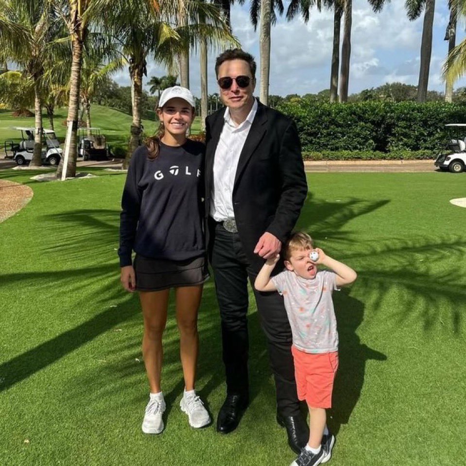 Ap___o0's tweet photo. ⛳ If you met Elon on a golf course, what's the FIRST thing you'd ask?

A) Selfie? 📸
B) Job at X? 💼
C) Mars plans? 🚀
D) Nothing, I'd panic! 😅 https://t.co/swmcIn7WWg
