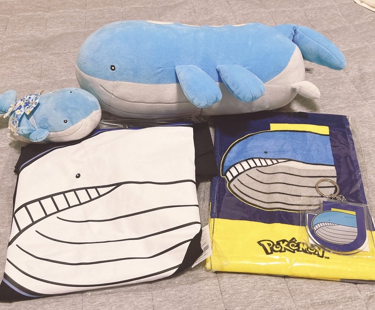h_jry's tweet photo. リーフィアとお出掛け〜🍃
からの家帰ったらJリーグコラボ届いてた〜！！
オーちゃん可愛い🐳🩷 https://t.co/kkQ6naexfU
