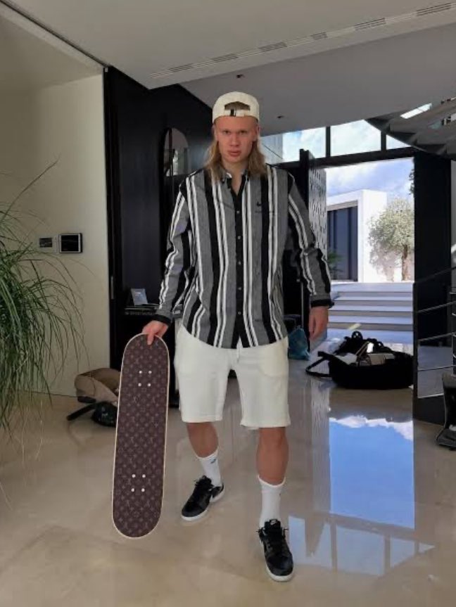 fartpasta01's tweet photo. he was a punk 🛹         she did ballet 🩰 https://t.co/10BNVUFtlQ