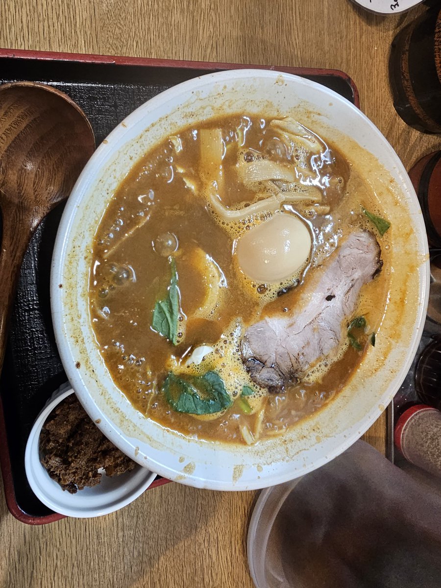 ankimoGCG's tweet photo. 柏で帰りに食べたラーメンがめちゃくちゃ美味しかった
鍋に入って出てきて、アツアツで食べられるのとても良い🔥🍜🔥 https://t.co/UTyyKbHUWB