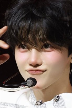 augustjaemie's tweet photo. the pink blush under his eyes…his boba eyes…his little pout…im crying he’s the cutest man ever 😭 https://t.co/7GW8WBBiLX