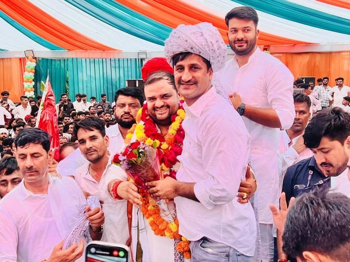 INCSachin0's tweet photo. पूर्व राज्य मंत्री, मेवाड़ की बुलंद आवाज़, 
जननेता बड़े-भाई @dgurjarofficial जी को जन्मदिन की मंगलकामनाएँ!

प्रकृति से आपके उत्तम स्वास्थ्य की कामना करता हूँ!
लड़ते रहिए-बढ़ते रहिए! 
ज़िंदाबाद रहेगा! https://t.co/FhVWwVaLft