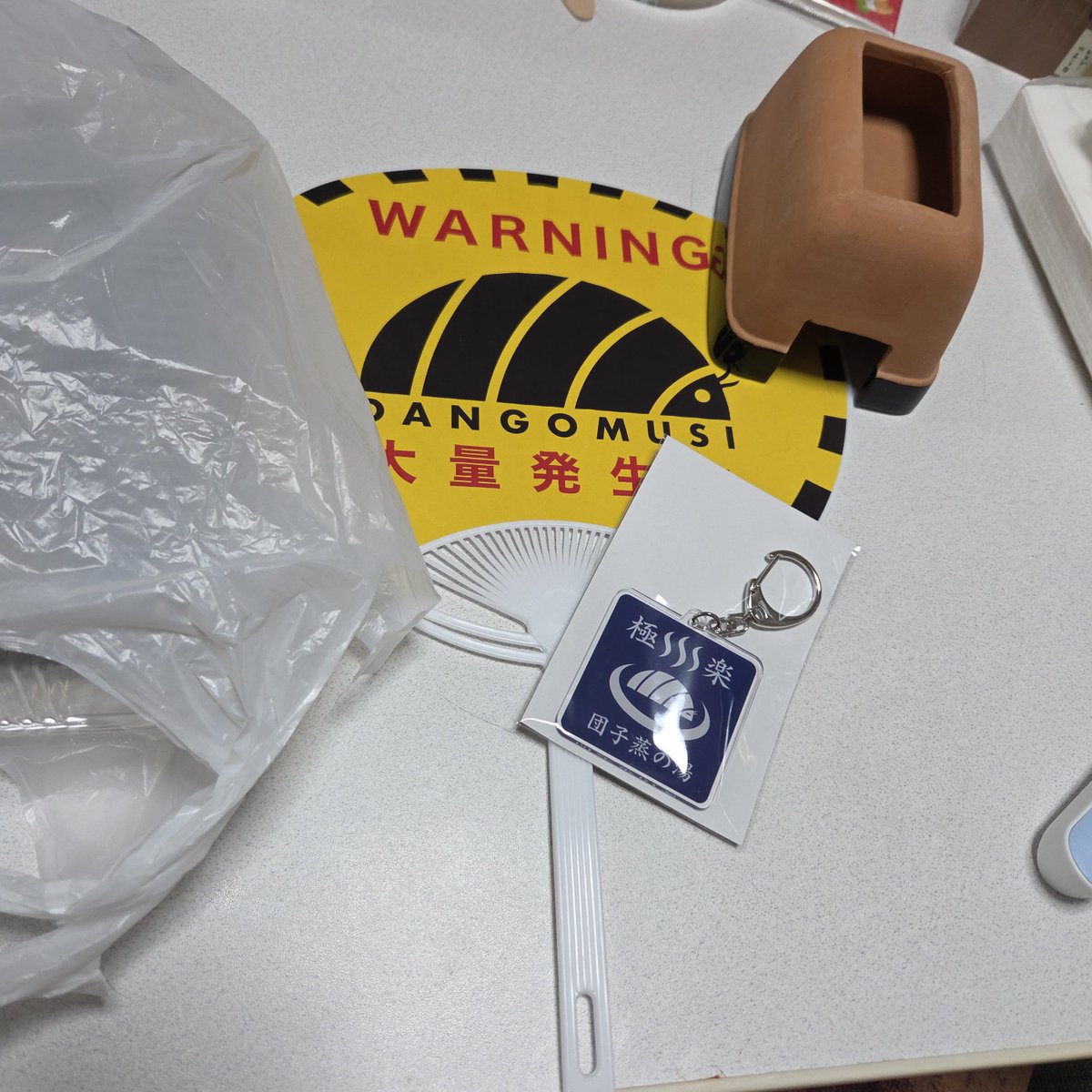 AOng78's tweet photo. 北九州市までワールドアニマルフェスティバル行ってきた!
けど今回は控えめですわ。
レッドローチ、中古シェルター、｢だんご屋｣さんのくじを購入したぐらいですわ。
#ワールドアニマルフェスティバル https://t.co/8ZmLT4S5Hh