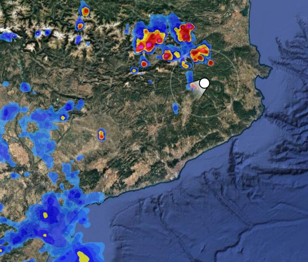 MeteOIot's tweet photo. Veurem com evolucionen les tempestes aquesta tarda, hi ha avisos del @meteocat 
Radar 13:25h 🌧️ ⛈️ https://t.co/eTxwdLNvaO