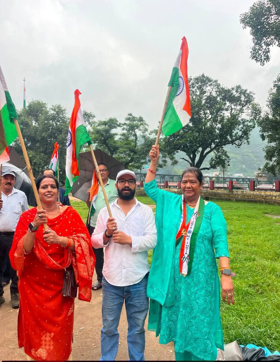 jyotibjpuk's tweet photo. #आजादीके80वर्ष 
इस गौरवशाली यात्रा में हम उन वीर स्वतंत्रता सेनानियों, वीर सैनिकों और देशवासियों को नमन करते हैं, जिन्होंने मातृभूमि की स्वतंत्रता, सुरक्षा और सम्मान के लिए अपना सर्वस्व समर्पित कर दिया। 
आइए, इस पावन अवसर पर हम संकल्प लें कि आने वाली पीढ़ियों को एक ऐसा भारत सौंपें, जो और अधिक सशक्त, समृद्ध, आत्मनिर्भर और एकजुट हो।
हमारी युवा पीढ़ी देश की विरासत पर गर्व करे और नए भारत के निर्माण में अपनी भूमिका निभाए।
समस्त देशवासियों को #राष्ट्रीयपर्व #80वेंस्वतंत्रतादिवस की हार्दिक शुभकामनाएँ।
@DMBageshwarUK
