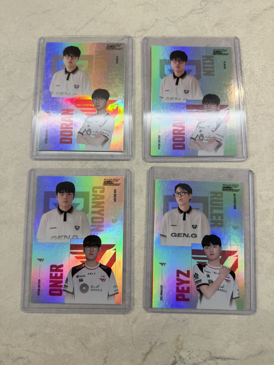echoi44's tweet photo. BAULT 카드 CARD

DUAL DYNASTY : 
DORAN vs KIIN 
ONER vs CANYON
PEYZ vs RULER

디나스티 / 홀로그램 / 홀로그램 스페셜 팝니다 ~ 
가격 문의주세요

T1 Homeground DAY 3 직거래 가능합니다
관심있으시면 메세지 주세용.

듀로 vs 케리아  or 쵸비 vs 페이커 디나스티
교환 또는 구매원합니다

Dual Dynasty cards for sell or exchange at T1 Homeground DAY 3 
Pm me 

#faker #oner #keria #doran #peyz
