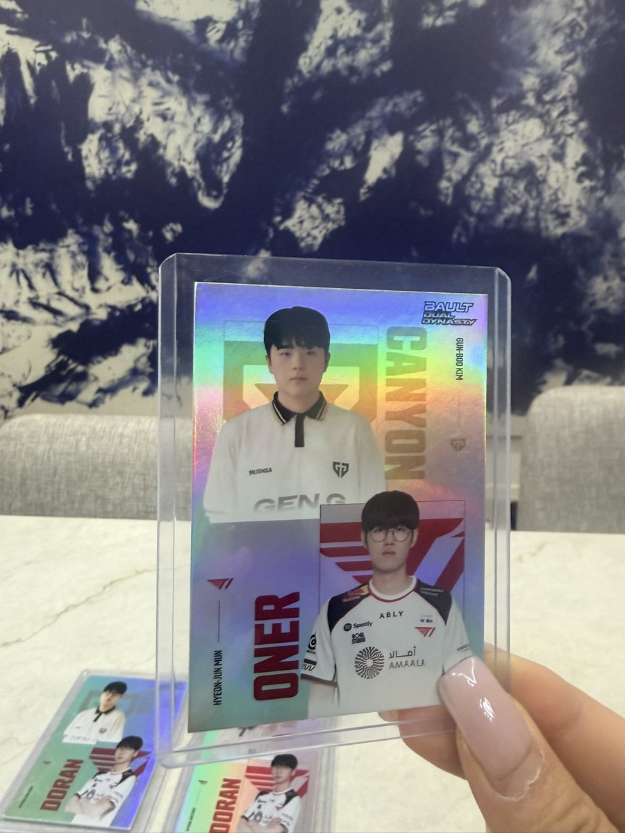 echoi44's tweet photo. BAULT 카드 CARD

DUAL DYNASTY : 
DORAN vs KIIN 
ONER vs CANYON
PEYZ vs RULER

디나스티 / 홀로그램 / 홀로그램 스페셜 팝니다 ~ 
가격 문의주세요

T1 Homeground DAY 3 직거래 가능합니다
관심있으시면 메세지 주세용.

듀로 vs 케리아  or 쵸비 vs 페이커 디나스티
교환 또는 구매원합니다

Dual Dynasty cards for sell or exchange at T1 Homeground DAY 3 
Pm me 

#faker #oner #keria #doran #peyz