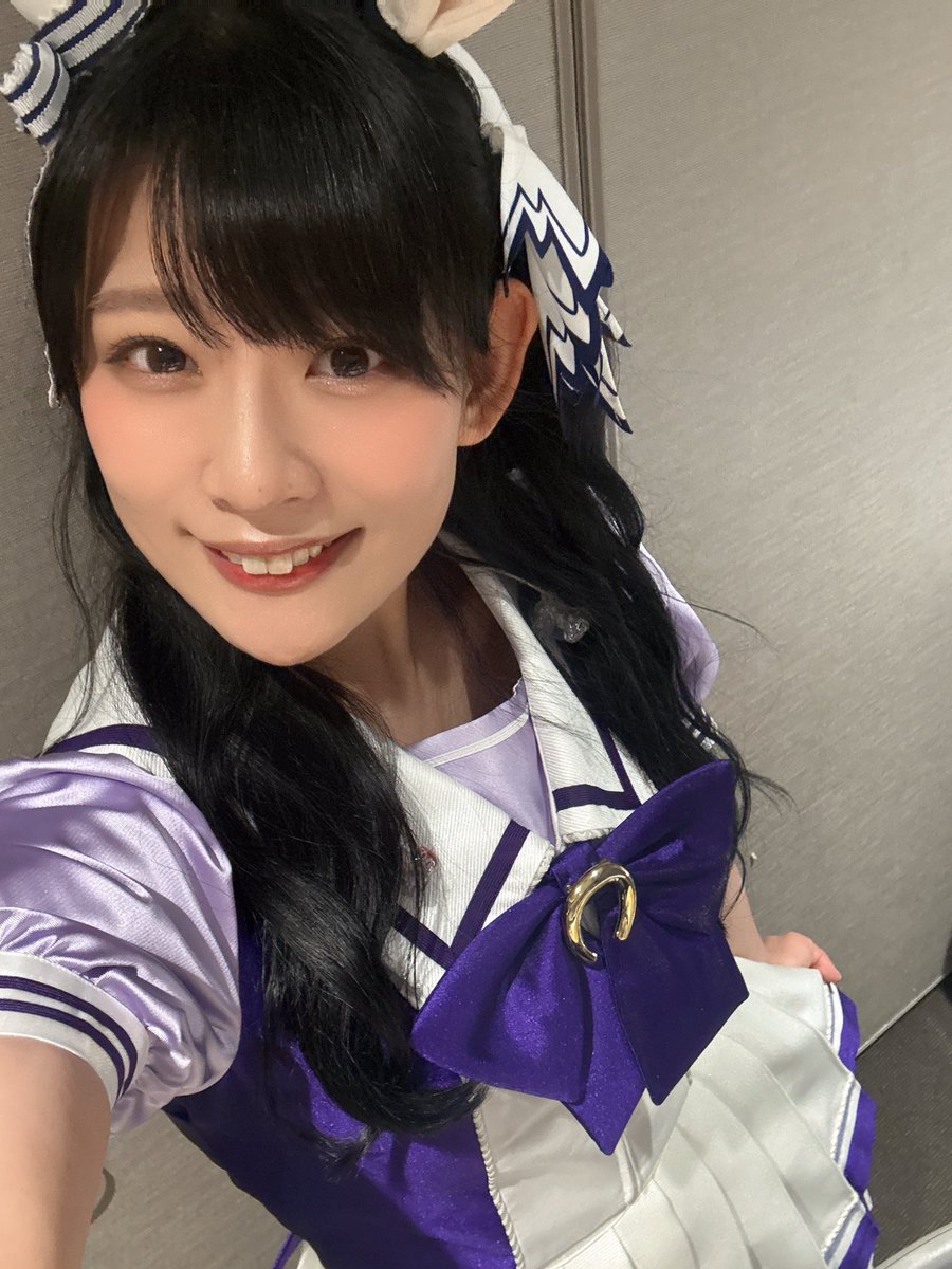 shimano_hana's tweet photo. 『ウマ娘 プリティーダービー』WINNING LIVE 31リリースイベントにお越しいただきありがとうございました✨
またトレーナーさんの前でソロ曲を披露できて幸せです。ぜひ感想書いていただけたら嬉し〜〜
マンゴーと自撮り中の私をシュリちゃんが撮ってくれた🥭
#ウマ娘 https://t.co/UZ7zZR3tGm