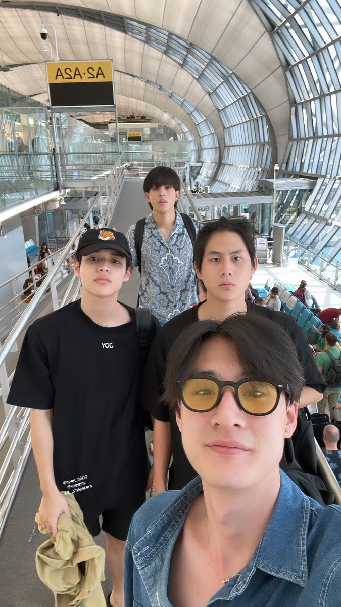 SF_ZXW's tweet photo. แต่เชื่อแล้วว่าแก๊งนี้คุยกันไม่รู้เรื่องจริง  55555555

#tee_vtp #winynny 
#poon_mit12 #jj__chayakorn https://t.co/UlbQXmivuy