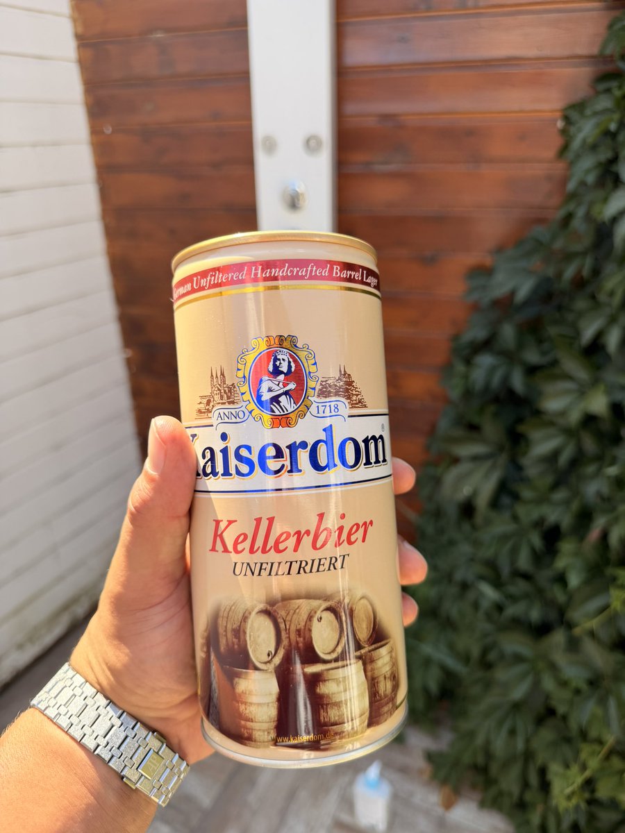 MrZackMorris's tweet photo. Cheers, gang. Enjoying a few this weekend, but back to being healthy on Monday. https://t.co/xxyJwQo4J8