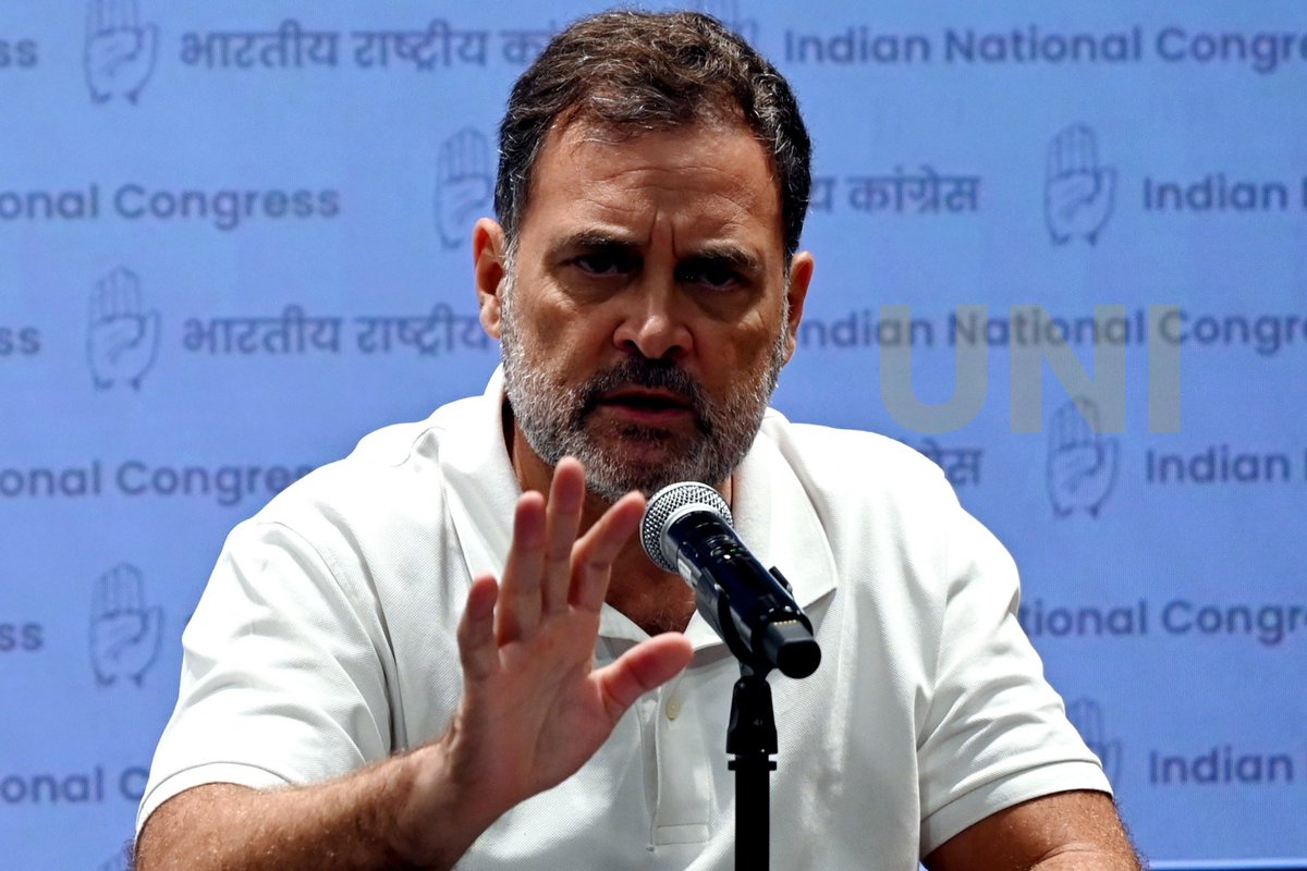LokeshVirat18K's tweet photo. Why do you hate Rahul Gandhi?

Be honest please 🙏 https://t.co/55PKQqOL7G