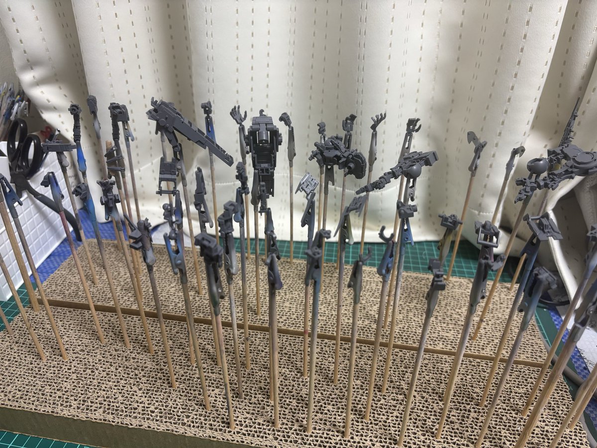 LancelotG8's tweet photo. RGアヴァランチエクシアダッシュ
工程:塗装
関節をメカサフヘヴィで塗装

#ガンダム 
#ガンプラ 
#ガンダムエクシア https://t.co/5hkkML2Ljs