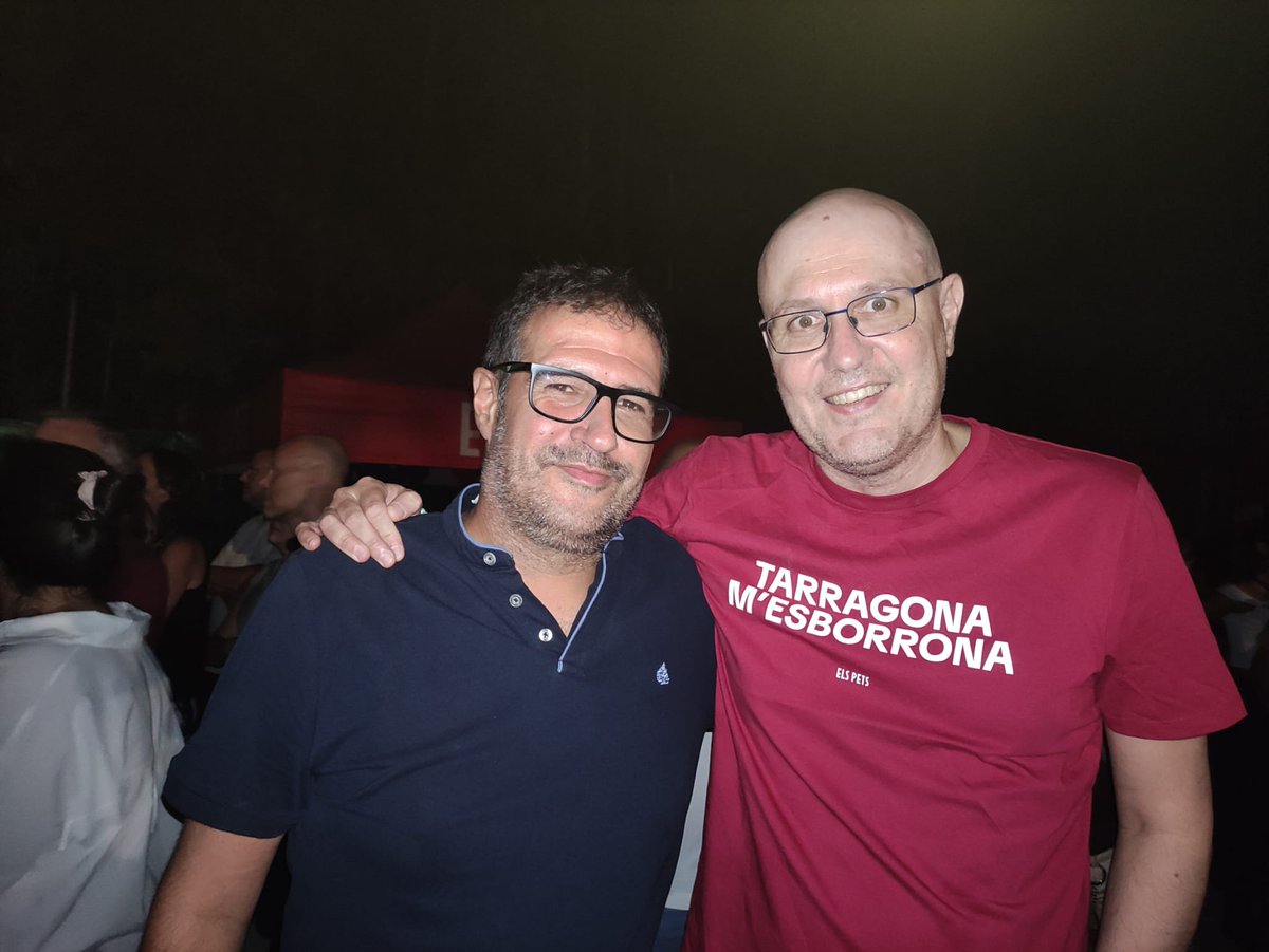 IgnasiReves's tweet photo. No podem parar! #Arbeca #ElsPets https://t.co/xTNVhrAOq0