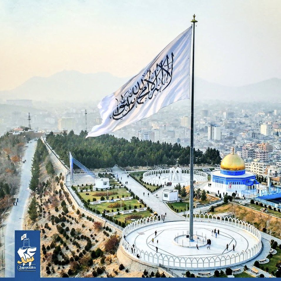 SamiullahIbra18's tweet photo. ازادي تر بادشاهیه لا تېری کا
چې د بل تر حکم لاندې شي زندان شي
د#اسد۲۴ https://t.co/IFgoNENb4x