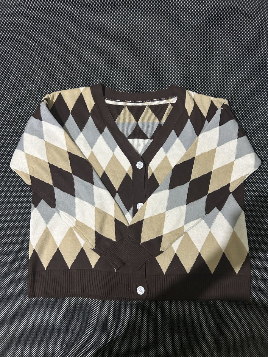 infoinpreloved's tweet photo. Wts cardigan colorbox 60k https://t.co/j0rgQmQ1SV