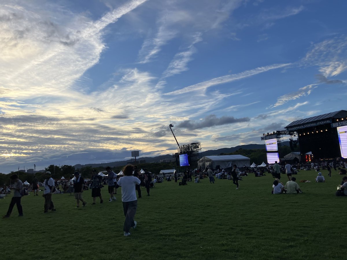 queenrmt0726's tweet photo. 今年もサマソニ行きました https://t.co/nFJJ0yt7FZ
