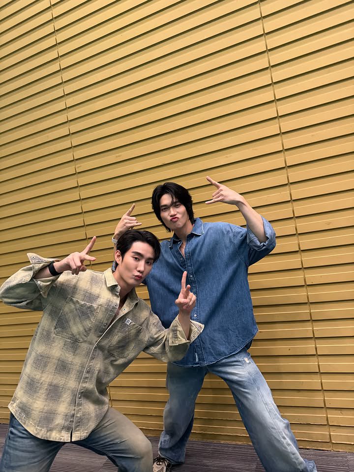 WinmetawinO's tweet photo. หล่อคู่คับวันนี้

#winmetawin https://t.co/DHWLTSYnHV