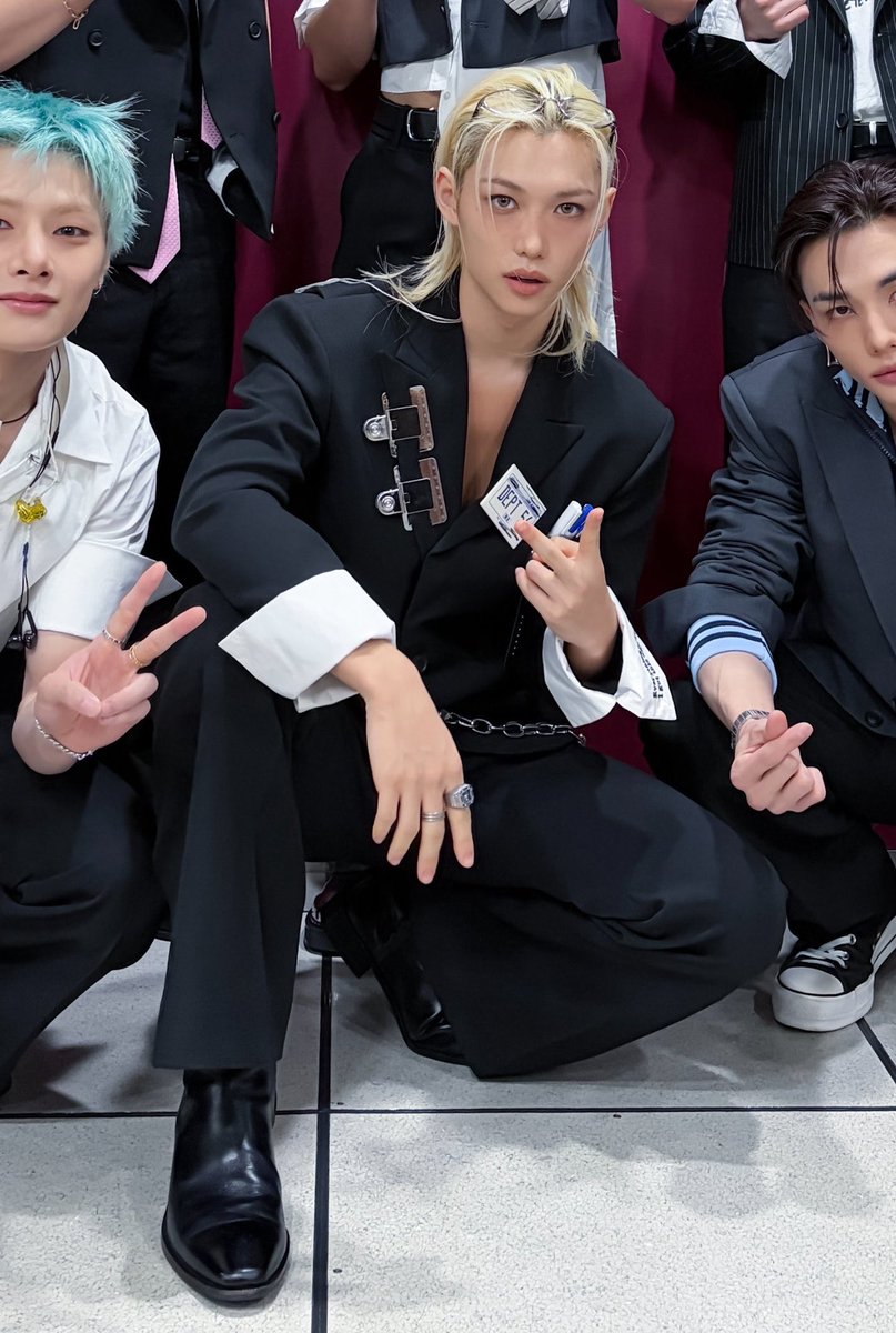 loveandskz tweet picture