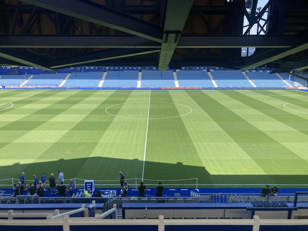 mrandrewmoon's tweet photo. New pitch and it’s looking perfect in the sunshine 🌞 

#Pompey’s Championship season gets underway from 2PM on @solentsport with myself, @guywhittingham and @Ian_Wilding1 https://t.co/qfPRqXsXY1