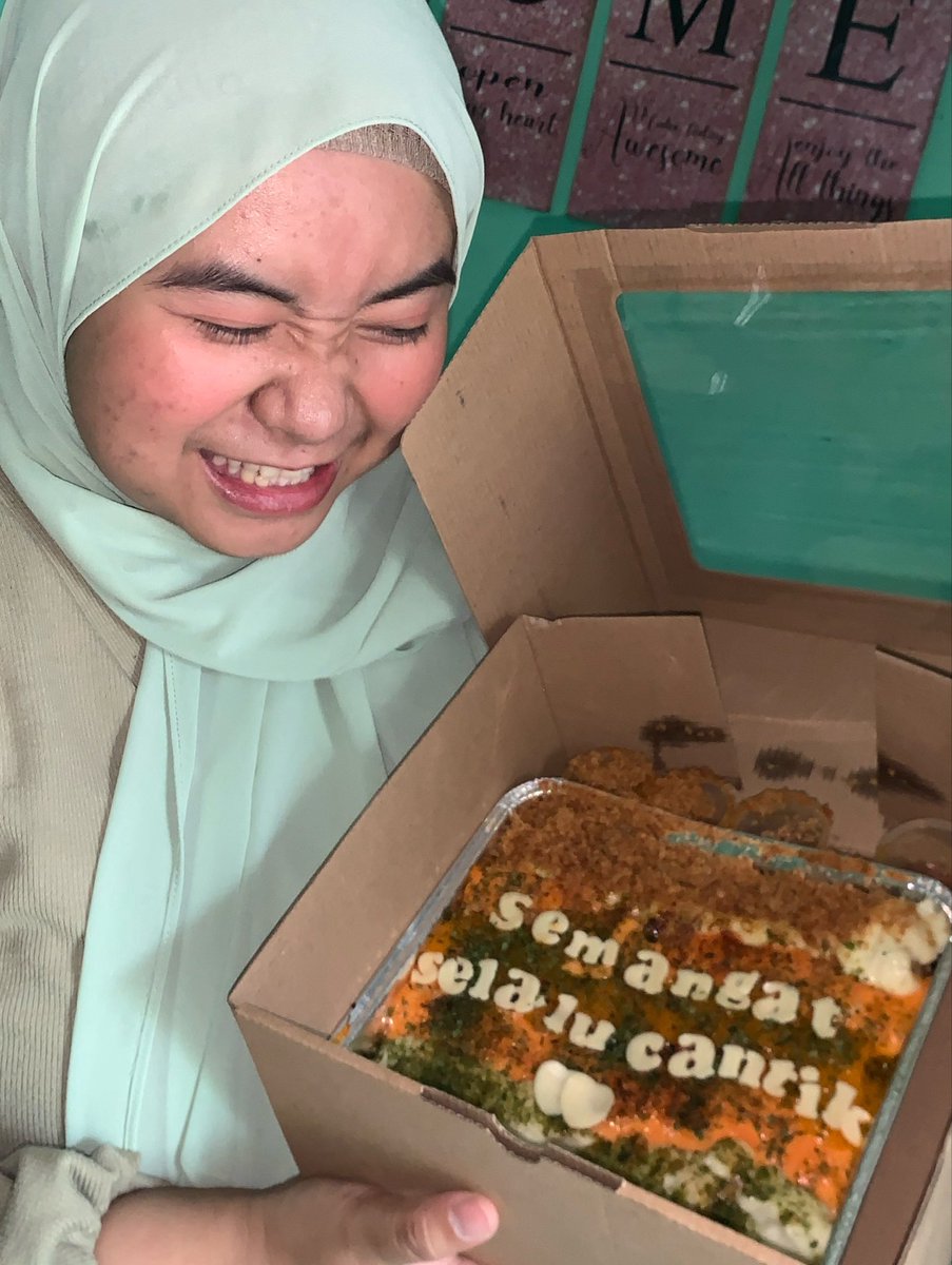 Matchubbyy's tweet photo. Life update 
Disamperin ke depok dan dibawain dimsum sebanyak ini sukakkk terimakasih my fiance love u 😋❤️ https://t.co/n5iwxMid0C