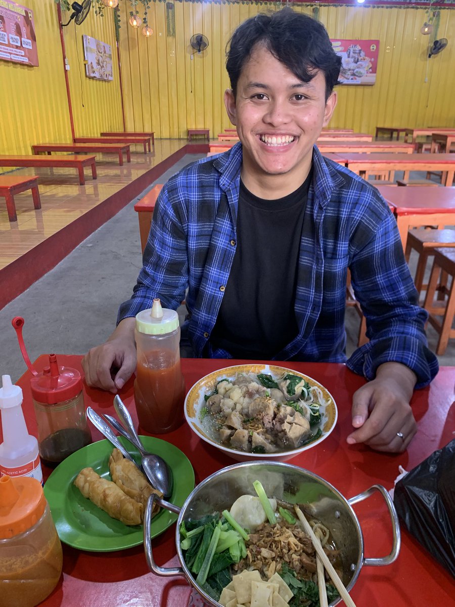 Matchubbyy's tweet photo. Life update 
Disamperin ke depok dan dibawain dimsum sebanyak ini sukakkk terimakasih my fiance love u 😋❤️ https://t.co/n5iwxMid0C