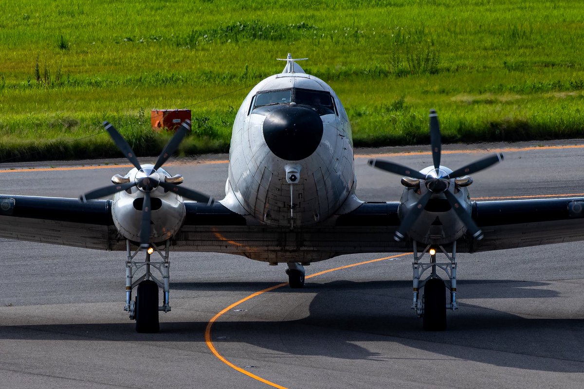 twr747's tweet photo. ８／14
DC-3-65TP   N882TP
富山に向かってるって情報を頂いて急遽遠征！
流石に眼福すぎるw https://t.co/UFrpU67JqJ