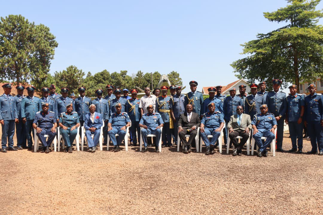 RwabugiriJ56210's tweet photo. The Uganda Peoples’ Defence Forces (UPDF) Air Force has honoured 56 senior and junior officers who served in various Air Force units and formations following their official retirement from active service earlier this month.
#UPDFWorks @MODVA_UPDF https://t.co/DxMUL0pWpu