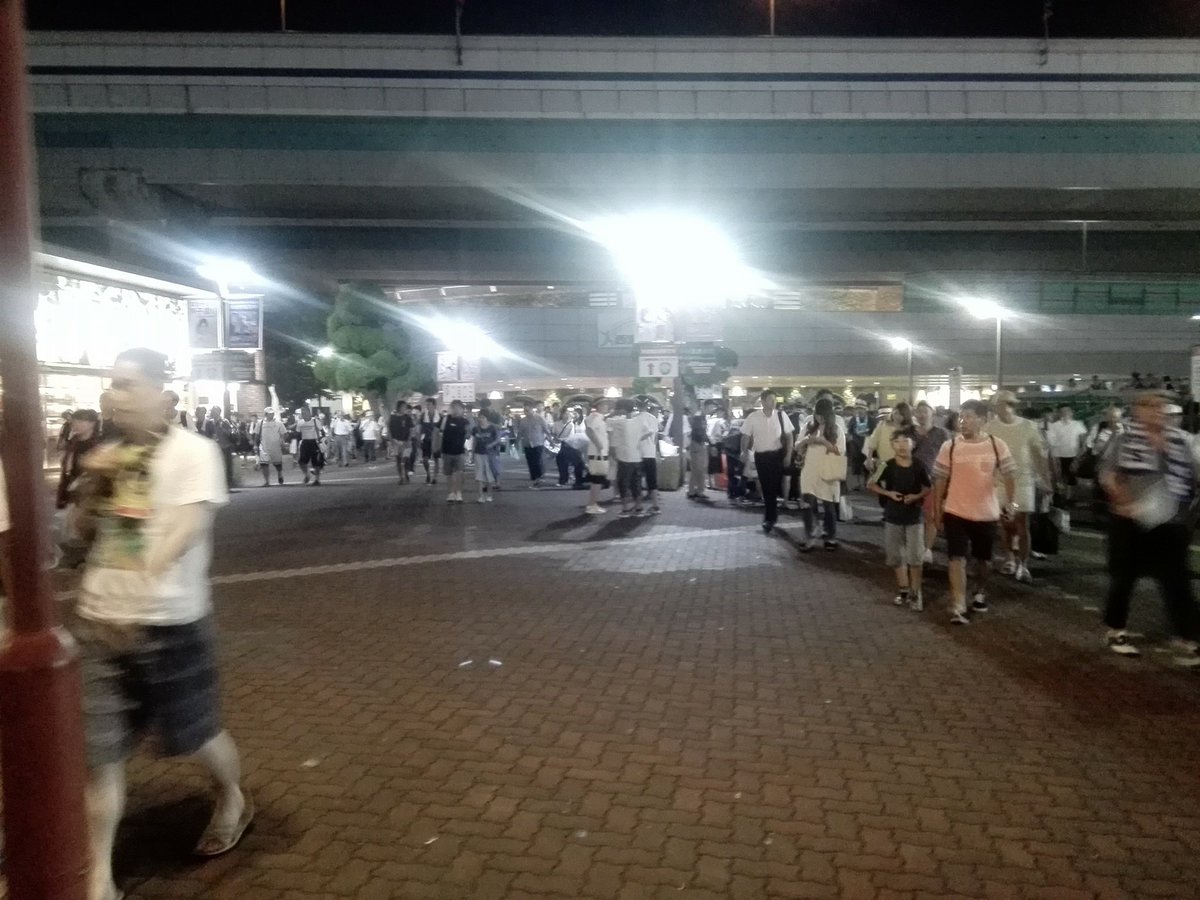 kei_gw0405's tweet photo. 甲子園はやっぱり並んでチケットを取りたいな
あの時代が懐かしい！！

ほぼ徹夜だったし✨

#甲子園 https://t.co/2Xpf10cIAS