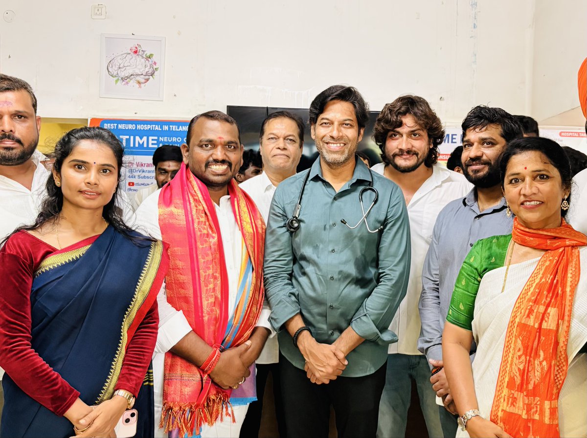 BJPGayathriDevi's tweet photo. .@DrVikrantthakur  incredible initiative providing ₹10,000 educational aid across every Karimnagar division is true philanthropy in action.
Empowering underprivileged students creates lasting social impact.
A heartfelt thank U from the girl &amp; myself for your inspiring support https://t.co/Ne1mxY06li