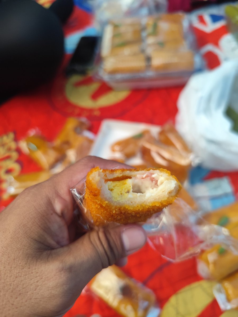 ImankR9's tweet photo. Ini baru kedoyanan gw 😘🤤🤤
Risol x lemper emang combo maut
👍👍😁 https://t.co/EljM374JAc