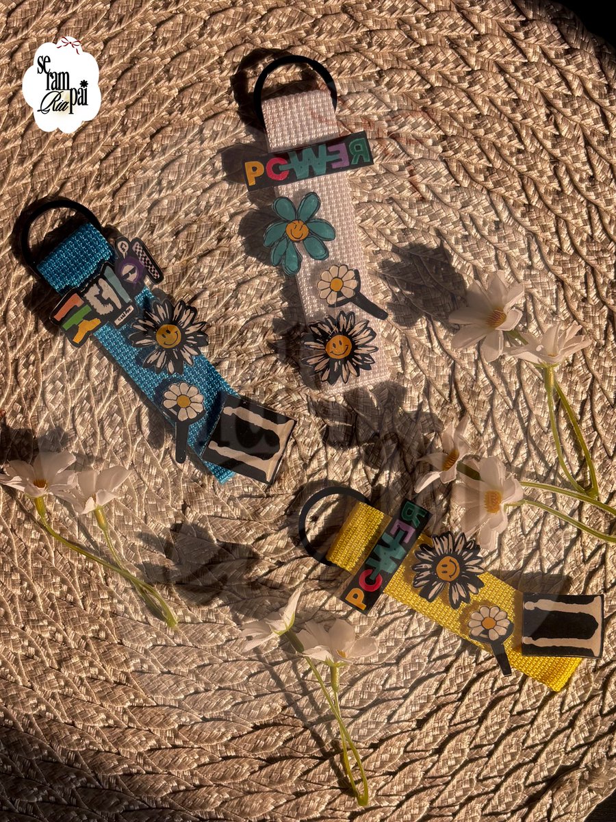 serampairia's tweet photo. haii, apa kabar? 👋🏻
Serampairia balik lagi nih💐

kali ini kita mau open Pre-Order handmade keychain webbing buat ngerayain BIGBANG 20th Anniversary 💛✨

🔗 link PO: to be announced

tertarik? stay tuned yaa, siapa tau next-nya bakal ada grup lain juga 👀

#serampairia #BIGBANG https://t.co/Re13aUXTav