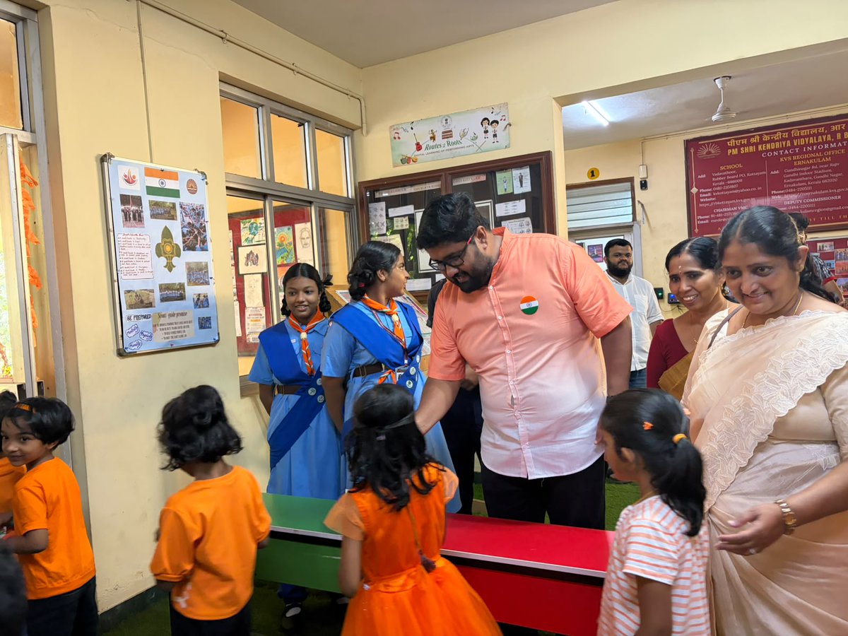 BoardKv's tweet photo. 📷 Proudly Celebrating Independence Day at PM SHRI Kendriya Vidyalaya Rubber Board, Kottayam! 📷 https://t.co/m9qN8VeyEx